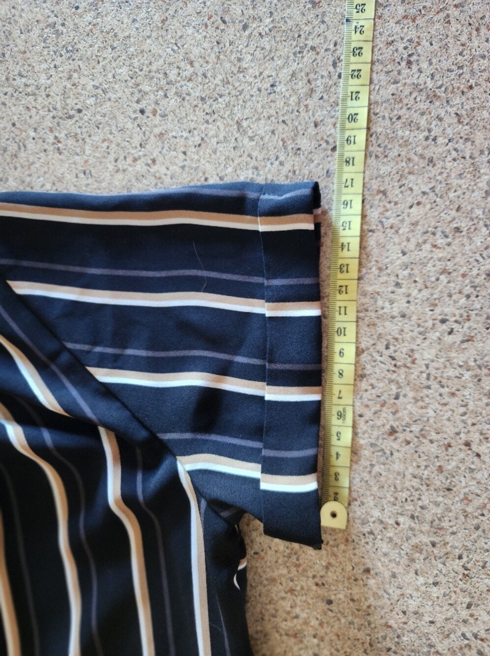 Y2k BANANA REPLUBLIC Striped Black Wrap-Style Front Blouse w/ Cream Stripes 1111 - Picture 9 of 12